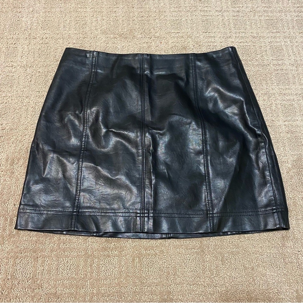 {Wild Fable} Black Faux Leather Mini Skirt ~ Size 10